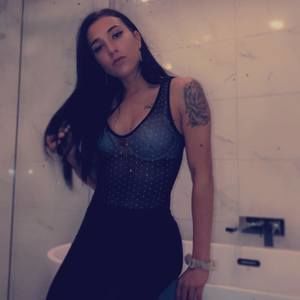 Meet your Posher, Sara léa